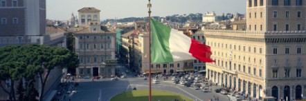 panoramic-images-italian-flag-fluttering-with-city-in-the-background-piazza-venezia-vittorio-emmanuel-ii-monume